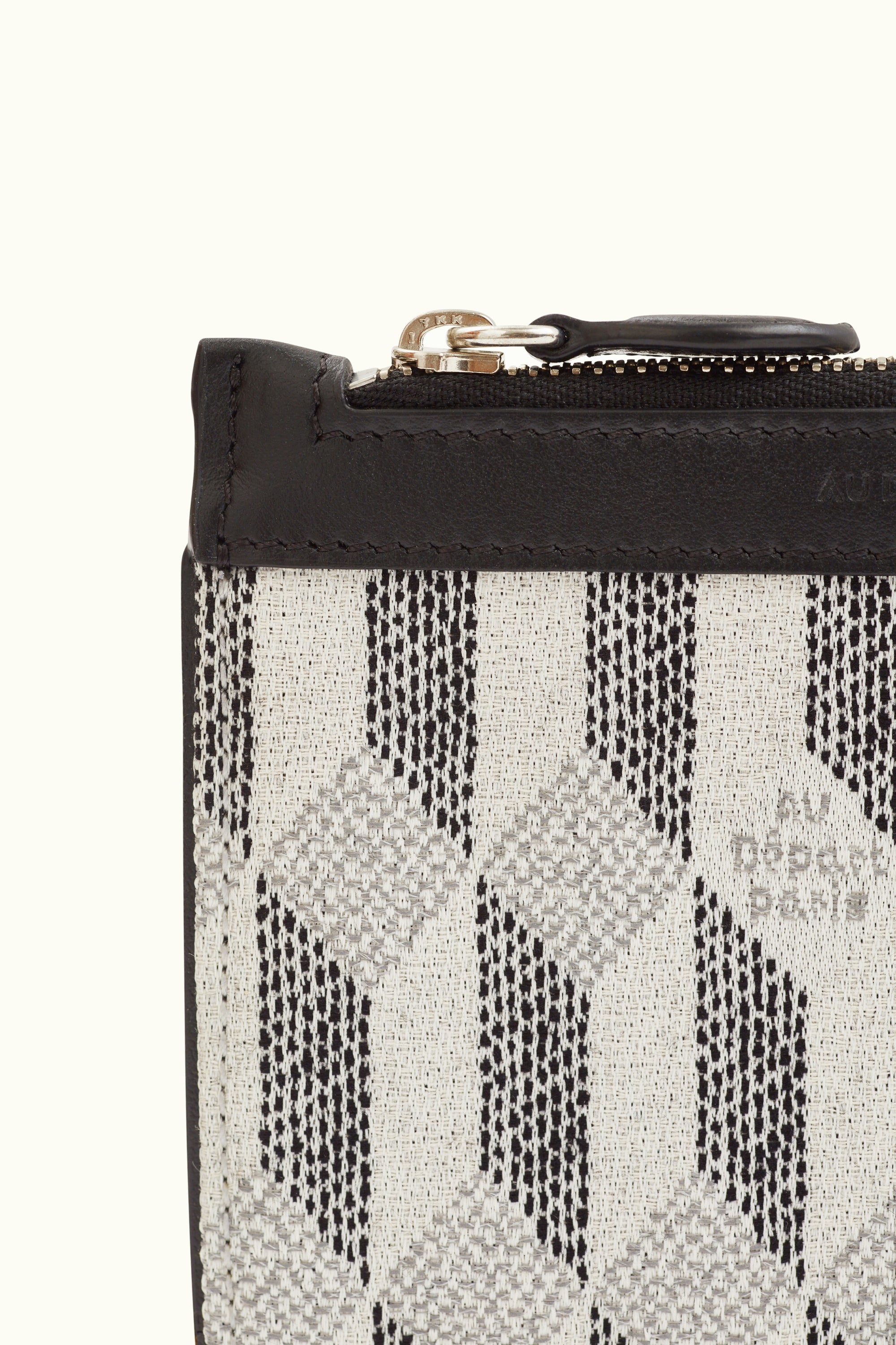 La Pochette S Reflective Jacquard